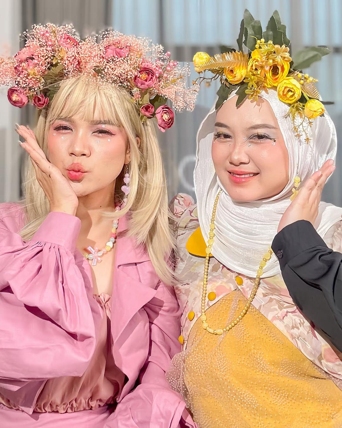 Potret Sinta dan Jojo Tirukan Tren Makeup Douyin, Disebut Bak Vampir Karena Awet Muda