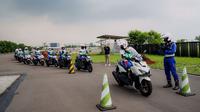 Sebanyak 45 duta safety riding mendapat pelatihan di Safety Riding Camp (AHM)
