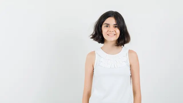 Ilustrasi Rambut Sebahu Anak Perempuan (Credit: 8photo/freepik)