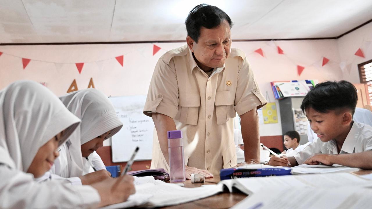 Tinjau Program MBG di SDN Bogor, Prabowo Beri Motivasi Belajar ke Siswa