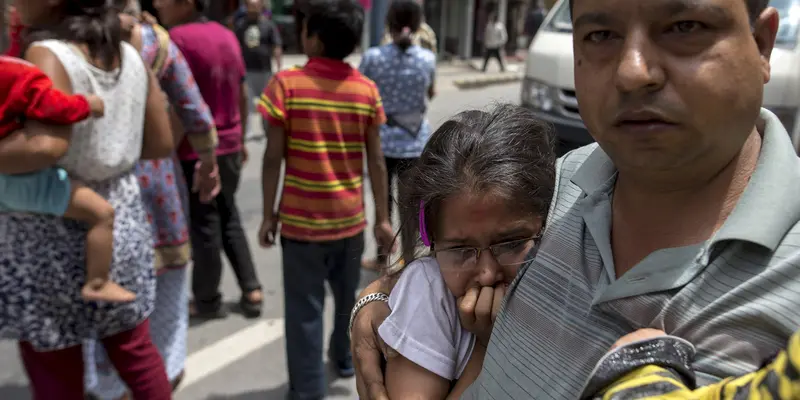 Kepanikan Warga Saat Gempa Susulan Kembali Hantam Nepal
