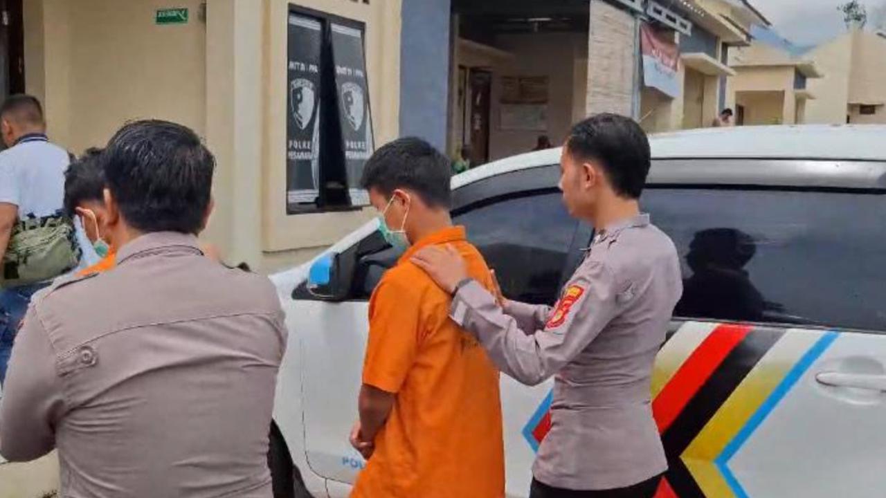 Waria Dibunuh 2 Remaja, Pelaku Sempat Asah Pisau di Jalan