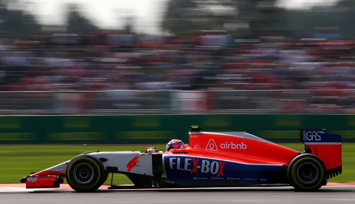 Pebalap Amerika Serikat, Alexander Rossi dari F1 Team Manor Marussia selama Grand Prix Formula 1 di Meksiko, 1 November 2015. Manor bakal tampil dalam persaingan F1 musim 2016 ini dengan nama resmi Manor Racing Team. (Mark Thompson / Getty Images / AFP)