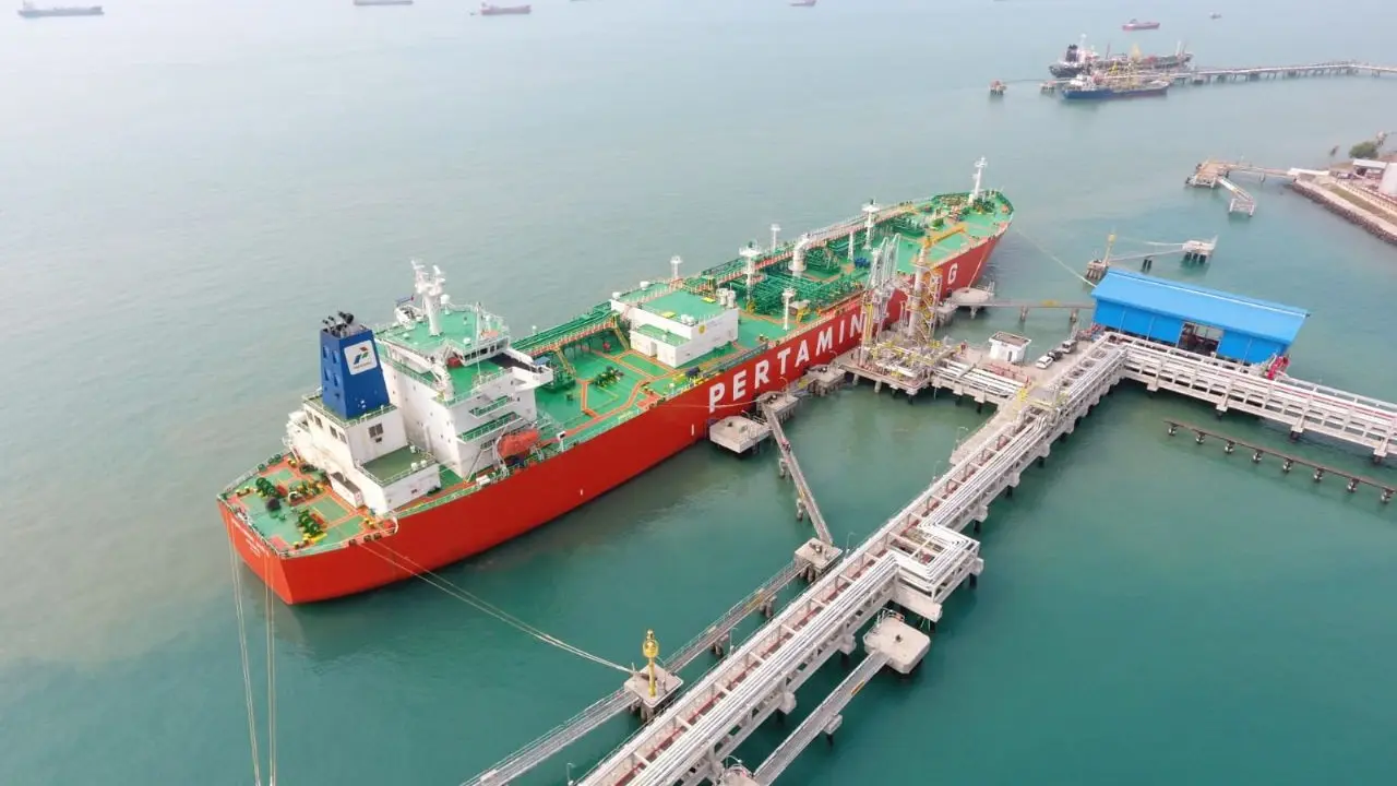Pertamina berhasil mempertahankan peringkat Investment Grade atau BBB dengan outlook Stabil dari Lembaga Pemeringkat Dunia, Fitch Ratings.