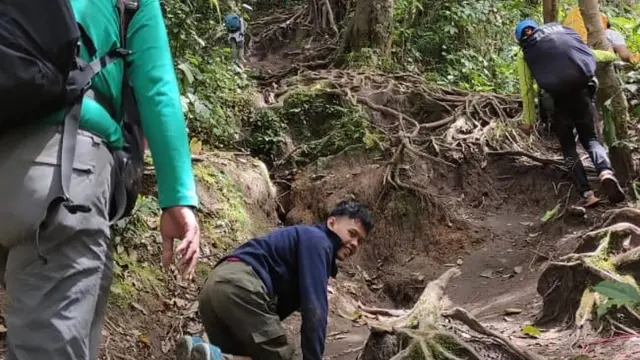 Elfin Nugraha pendaki gunung disabilitas asal Padang. foto tangkapan layar instagram elfinnugraha_24.