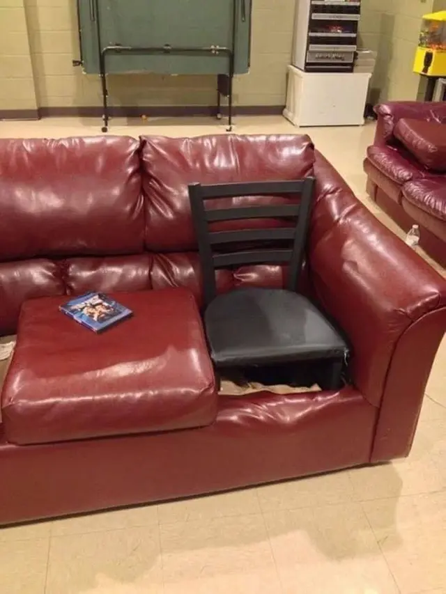 6 Desain Sofa Ini Nyeleneh Banget, Bikin Gagal Paham