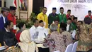 Pasangan Capres-cawapres, Joko Widodo dan Ma'ruf Amin melakukan pendaftaran di Gedung KPU, Jakarta, Jumat (10/8). Jokowi-Ma'ruf menjadi pasangan pertama yang mendaftarkan diri sebagai capres-cawapres pada Pilpres 2019. (Liputan6.com/Helmi Fithriansyah)