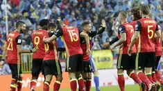 Para pemain Belgia merayakan gol  Dries Mertens saat melawan Bosnia-Herzegovina pada kualifikasi Piala Dunia 2018 grup H di Grbavica stadium, Sarajevo, Bosnia, (7/10/2017). Belgia menang 4-3. (AP/Amel Emric)