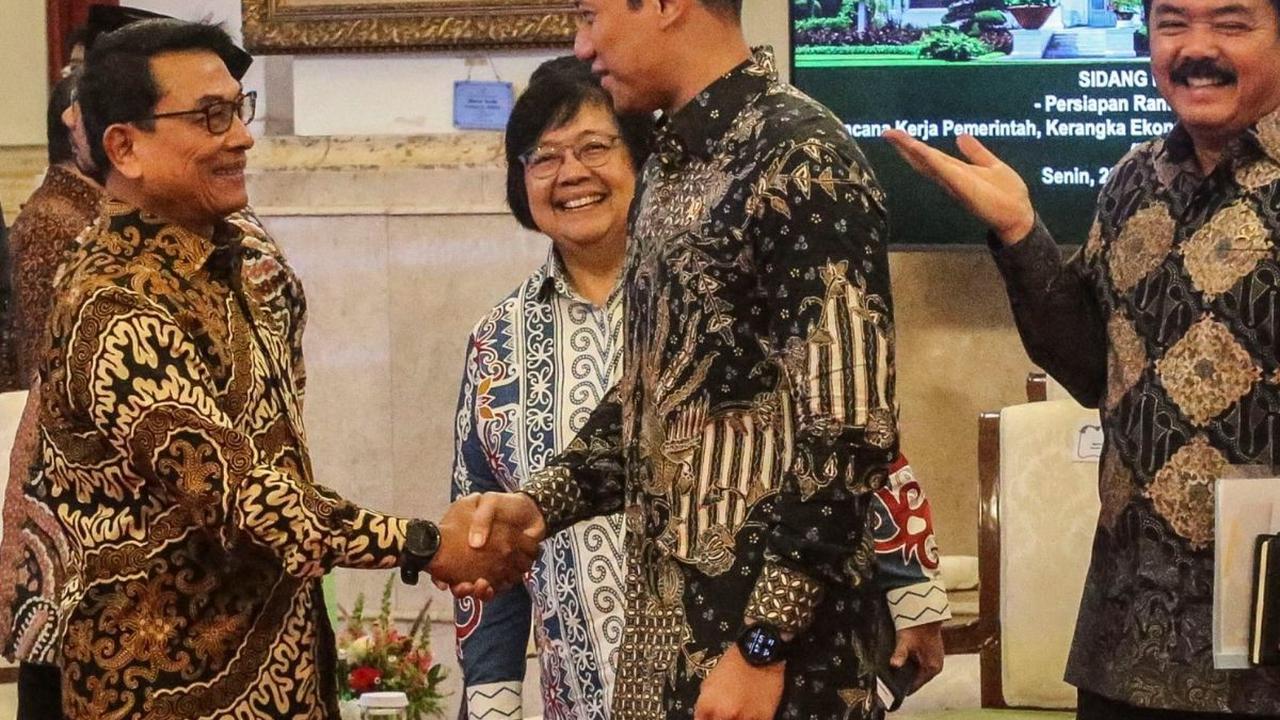 Menteri ATR/BPN Agus Harimurti Yudhoyono hadir mengikuti sidang perdana Kabinet Paripurna yang digelar Presiden Joko Widodo (Jokowi) di Istana Negara, Jakarta, Senin (26/2/2024). Foto: Istimewa / merdeka.com
