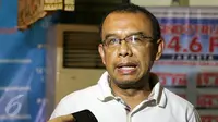 Juru Bicara Kemenpora, Gatot S. Dewabroto seusai menjadi pembicara dalam diskusi "Alangkah Lucunya Sepak Bola Kita" di Jakarta, Sabtu (27/2).  (Liputan6.com/Yoppy Renato)
