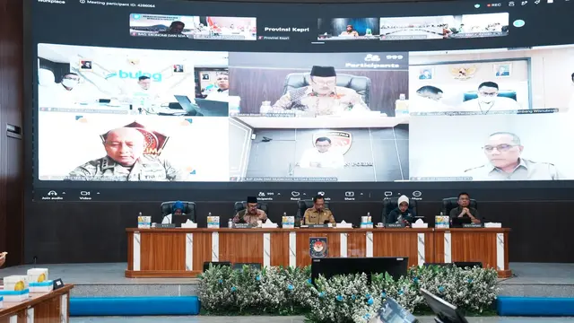 Menteri Dalam Negeri (Mendagri) Muhammad Tito Karnavian saat memimpin Rapat Koordinasi Pengendalian Inflasi. (Dok. Istimewa)