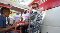 Danny Pomanto ikuti gerakan berbagi untuk warga bareng Binda Sulsel (Liputan6.com)