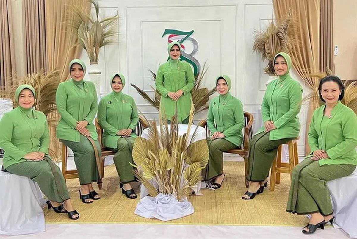 Bersama Ibu Persit&nbsp;