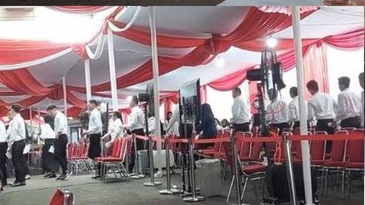 Viral Aksi Panitia Beri Bantuan ke Peserta CASN Agar Bisa Ikuti Tes SKD, Tuai Pujian Warganet