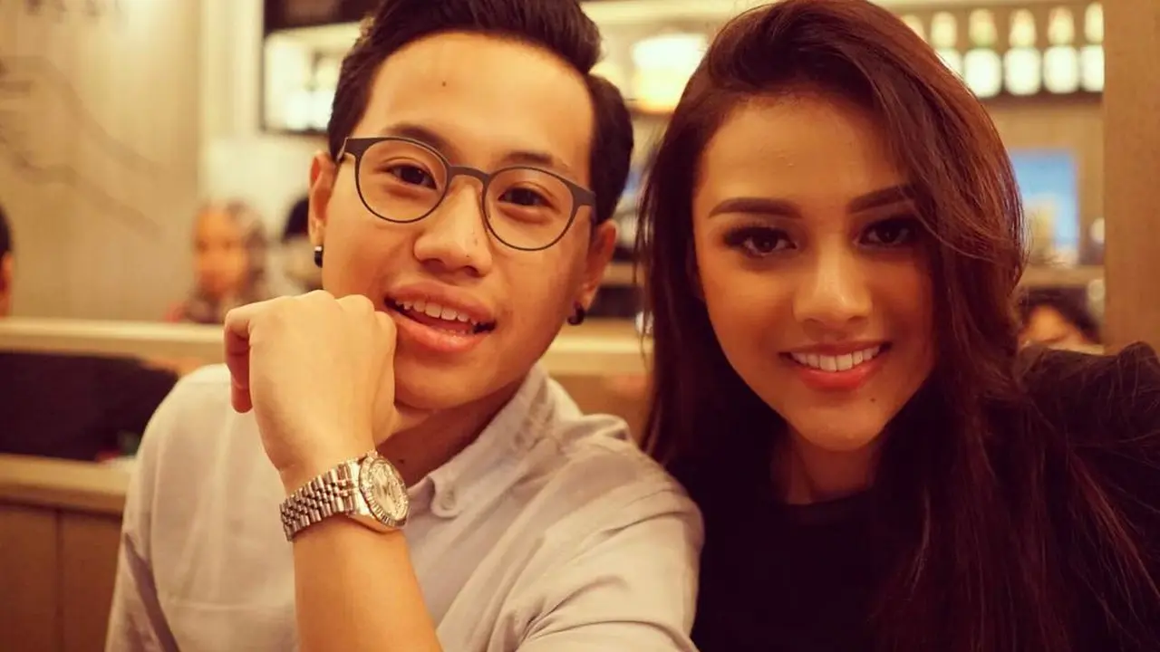 [Bintang] Bikin Baper Massal, Intip 5 Potret Mesranya Gaya Pacaran Aurel Hermansyah-Rabbani Zaki