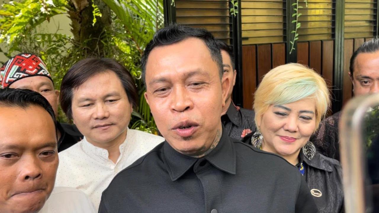 Panglima Jilah Temui Jokowi, Ajak Main Film Dayak