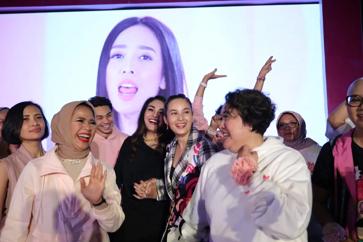 [Fimela] Penyerahan Plakat pada Sponsor Tutup Acara Lovepink: Pink Pop-Up Market