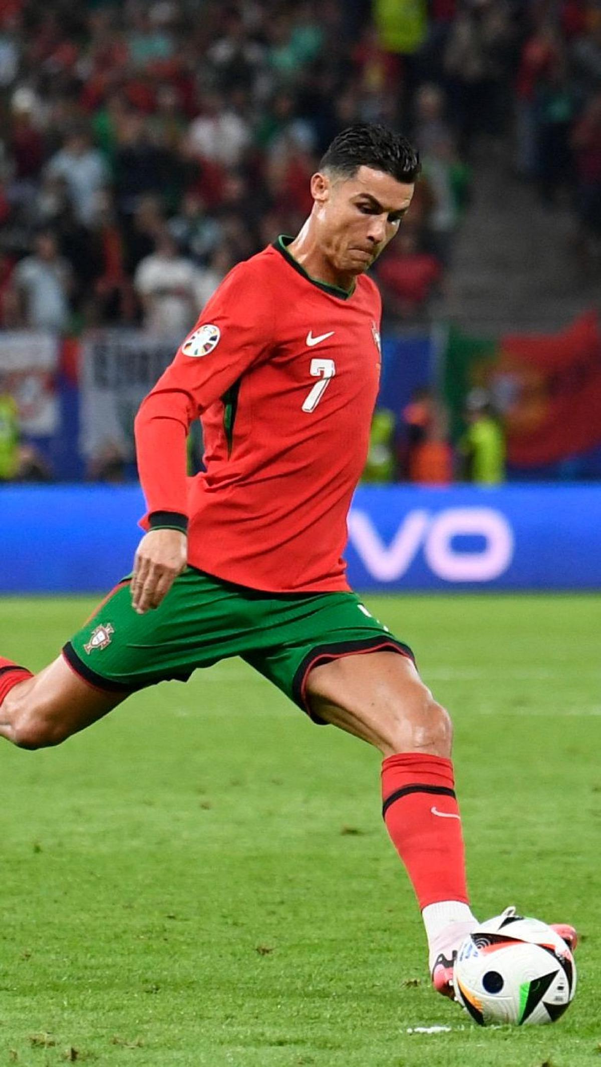 Pemain yang kerap menjadi mesin gol di timnas atau klub yang ia bela ini tampak kehilangan dayanya.&nbsp;Foto: REUTERS