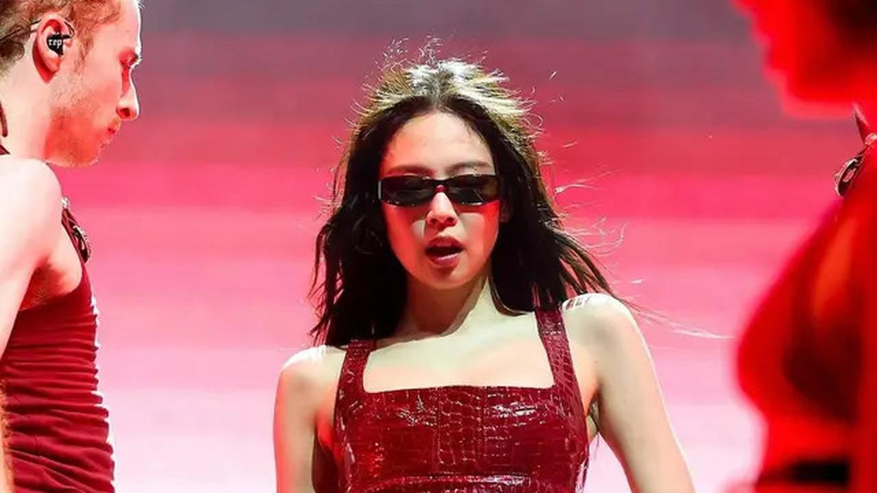 Tampilan Cowboy Girl Jennie BLACKPINK Sukses Gebrak Panggung Coachella 2025