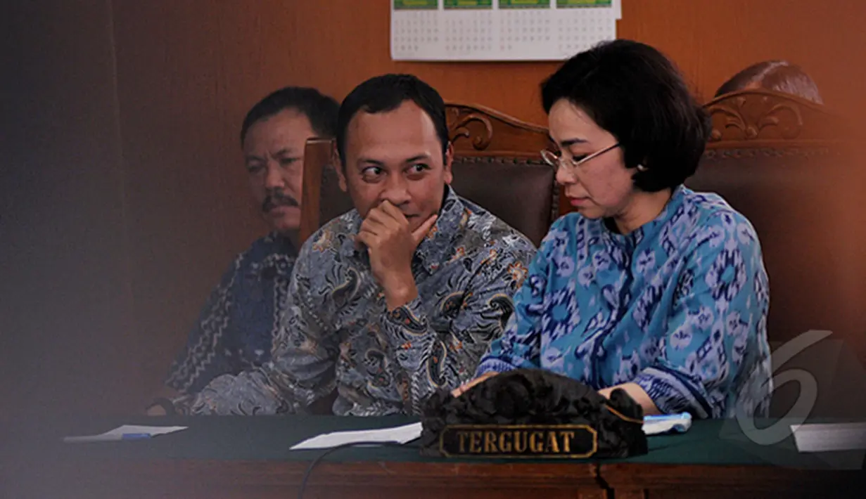 Tim kuasa hukum KPK, Catharina M Girsang (kanan) saat sidang praperadilan Budi Gunawan di Pengadilan Negeri Jakarta Selatan, Senin (16/2/2015).  Sidang beragendakan pembacaan putusan oleh hakim PN Jakarta Selatan. (Liputan6.com/Johan Tallo)