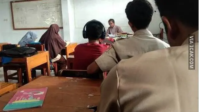 Kelakuan Ekstrem Siswa Saat Sekolah Ini Bikin Geleng-geleng