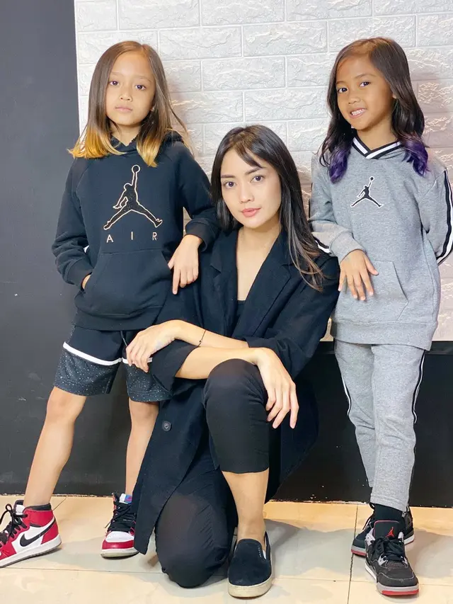 Momen-momen Ririn Dwi Ariyanti Mengasuh Anak