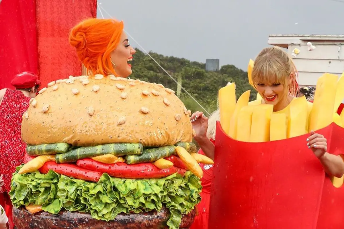 [Fimela] Taylor Swift dan Katy Perry