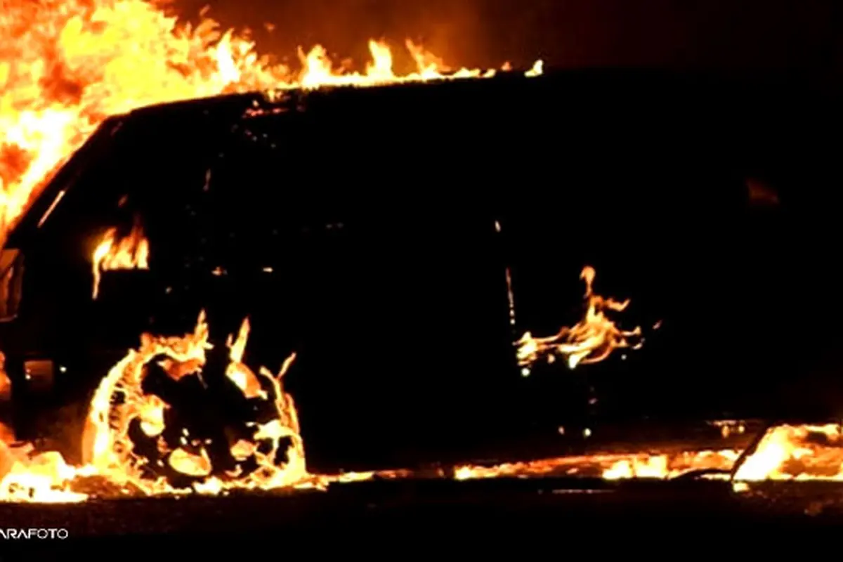 mobil-terbakar130623a.jpg