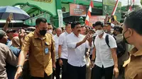 Menteri Agraria dan Tata Ruang (ATR)/Kepala Badan Pertanahan Nasional (BPN) Marsekal TNI (Purn) Hadi Tjahjanto saat berada di Blora. (Liputan6.com/ Ahmad Adirin)