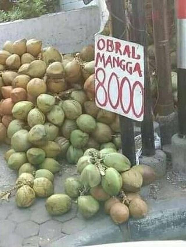 7 Tulisan Absurd Orang Jualan Buah Ini Bikin Bingung