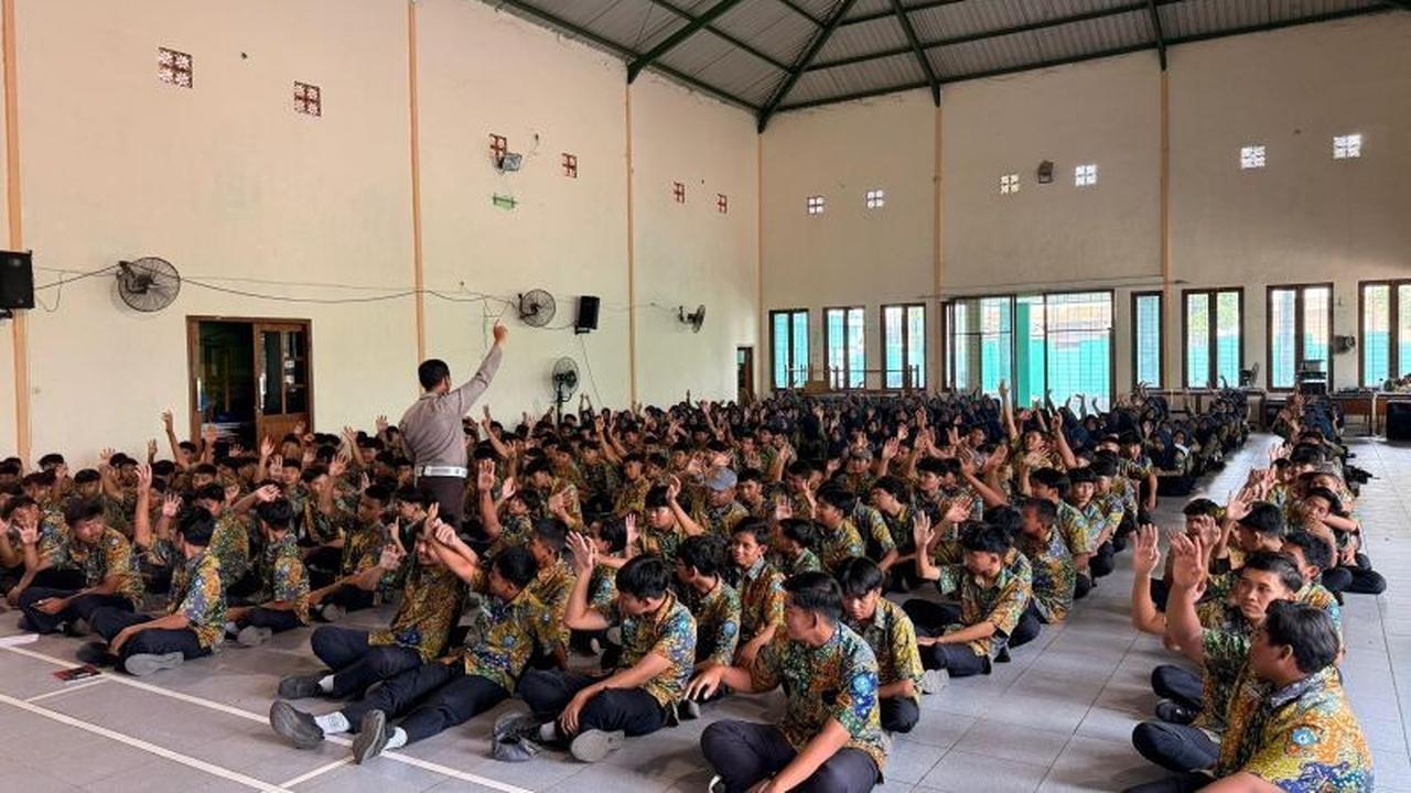 Polres Situbondo Gencarkan Police Goes to School, Bentuk Pelajar Sadar Hukum Sejak Dini