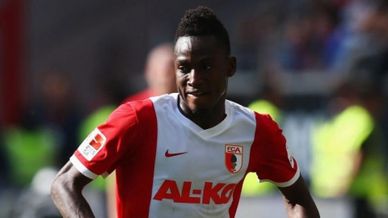 Tawaran Chelsea untuk Baba Rahman ditolak Augsburg
