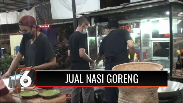 Salah satu dari 57 pegawai KPK yang diberhentikan dengan alasan tak lulus tes wawasan kebangsaan, Juliandi Tigor Simanjuntak, kini berbisnis nasi goreng rempah. Pria yang biasa disapa bang Tigor belajar membuat nasi goreng secara otodidak dari Youtub...