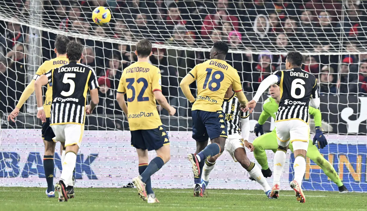 Namun, Genoa kemudian menyamakan kedudukan melalui gol Albert Gudmundsson di babak kedua. (Marco BERTORELLO / AFP)