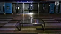 Suasana Stasiun MTR Bendungan Hilir saat terjadi pamadaman listrik di wilayah Jabodetabek, Jakarta, Minggu (4/8/2019). Pemadaman listrik mengakibatkan layanan MRT berhenti dan lumpuh total. (Liputan6.com/JohanTallo)