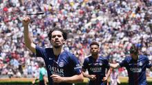 Pemain PSG, Vitinha, melakukan selebrasi setelah mencetak gol ke gawang Atletico Madrid dalam laga pembuka Grup B Piala Dunia Antarklub 2025 di Stadion Rose Bowl, Pasadena, Senin (16/6/2025) dini hari WIB. (AP Photo/Jae Hong)