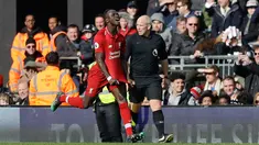 Pemain Liverpool Sadio Mane melakukan selebrasi usai mencetak gol ke gawang Fulham pada laga pekan ke-31 Liga Inggris di Stadion Craven Cottage, London, Minggu (17/3). Liverpool menang tipis 2-1. (AP Photo/Kirsty Wigglesworth)