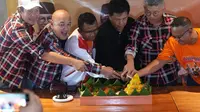 Potong Tumpeng, Ahokers-Anak Abah Bersatu Menangkan Pramono-Rano Satu Putaran
