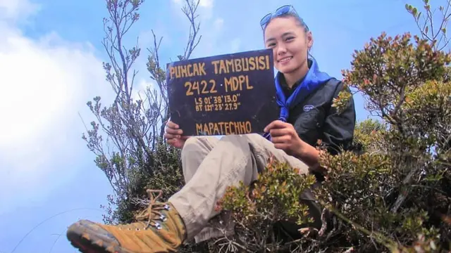 Pendaki di Gunung Tambusisi