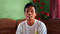 Dadang Mulya pria yang mengaku fotonya menjadi salah satu sampul rokok Indonesia. Foto (Liputan6.com / Panji Prayitno)