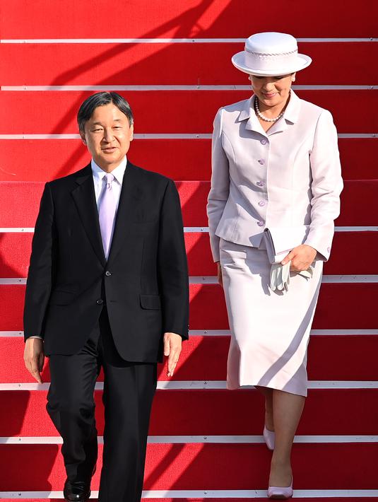 Ini merupakan kunjungan perdana Kaisar Naruhito ke Jepang sejak ia naik takhta pada 2019. (ANTARA FOTO/POOL/Sigid Kurniawan)