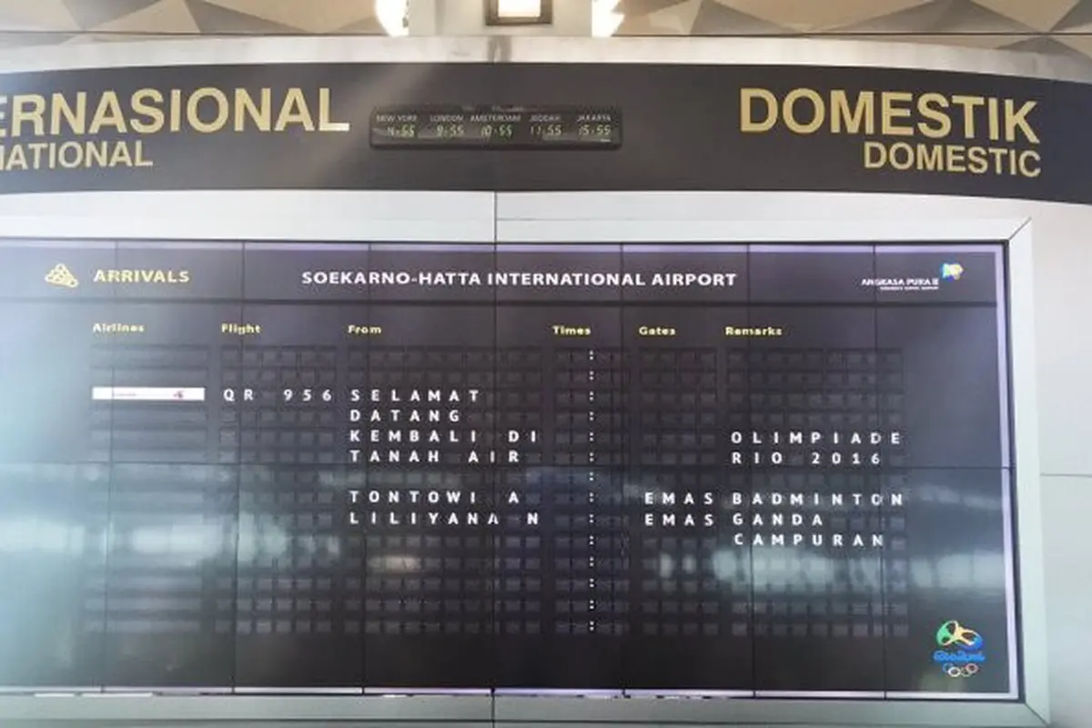 Papan pengumuman kedatangan di Bandara Soekart-Hatta