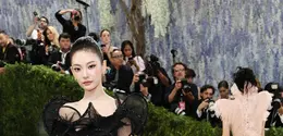 Ningning aespa debut di Met Gala 2026. Photo by DIMITRIOS KAMBOURIS / GETTY IMAGES NORTH AMERICA / GETTY IMAGES VIA AFP