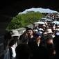 Juga dikenal sebagai hari libur May Day, libur Hari Buruh adalah salah satu dari tiga hari libur besar tahunan di China.  (Photo by GREG BAKER / AFP)