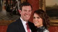 Putri Eugenie bersama calon suaminya, Jack Brooksbank (AFP/Jonathan Brady)