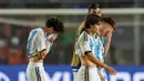 Pemain Timnas Argentina  menangis meninggalkan lapangan setelah ditaklukkan Nigeria pada laga babak 16 besar Piala Dunia U-20 di Stadion Bicentenario, Argentina, Rabu (31/5/2023). Argentina menyerah dua gol tanpa balas. (AP Photo/Natacha Pisarenko)