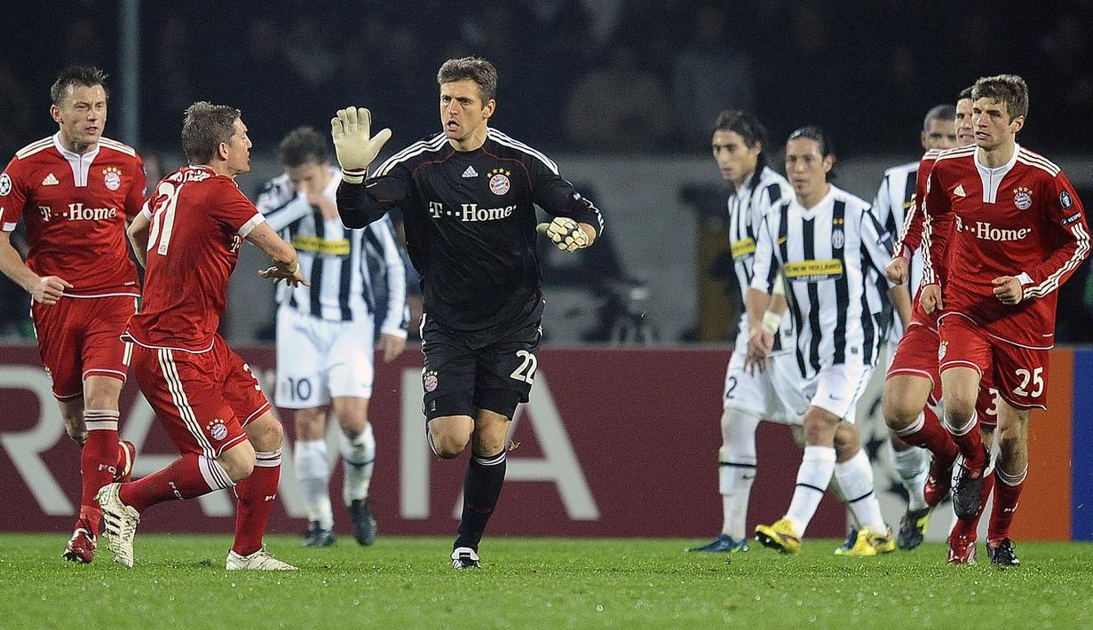 <p>Hans Jorg-Butt yang telah pensiun pada Juli 2012 bersama Bayern Munchen menjadi kiper dengan koleksi gol terbanyak di Liga Champions, yaitu sebanyak 3 buah. Ketiga golnya semua dicetak melalui eksekusi penalti ke gawang Juventus masing-masing bersama Hamburg SV pada musim 2000/2001, Bayer Leverkusen pada musim 2001/2002 dan bersama Bayern Munchen pada musim 2009/2010 (8/12/2009). (AFP/Filippo Monteforte)</p>