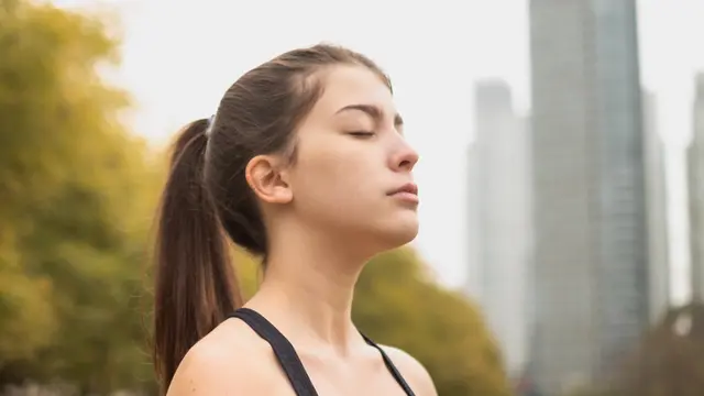 Olahraga Jaw and Tongue Release Pagi Hari untuk Wajah Lebih Rileks dan Napas Lebih Lega
