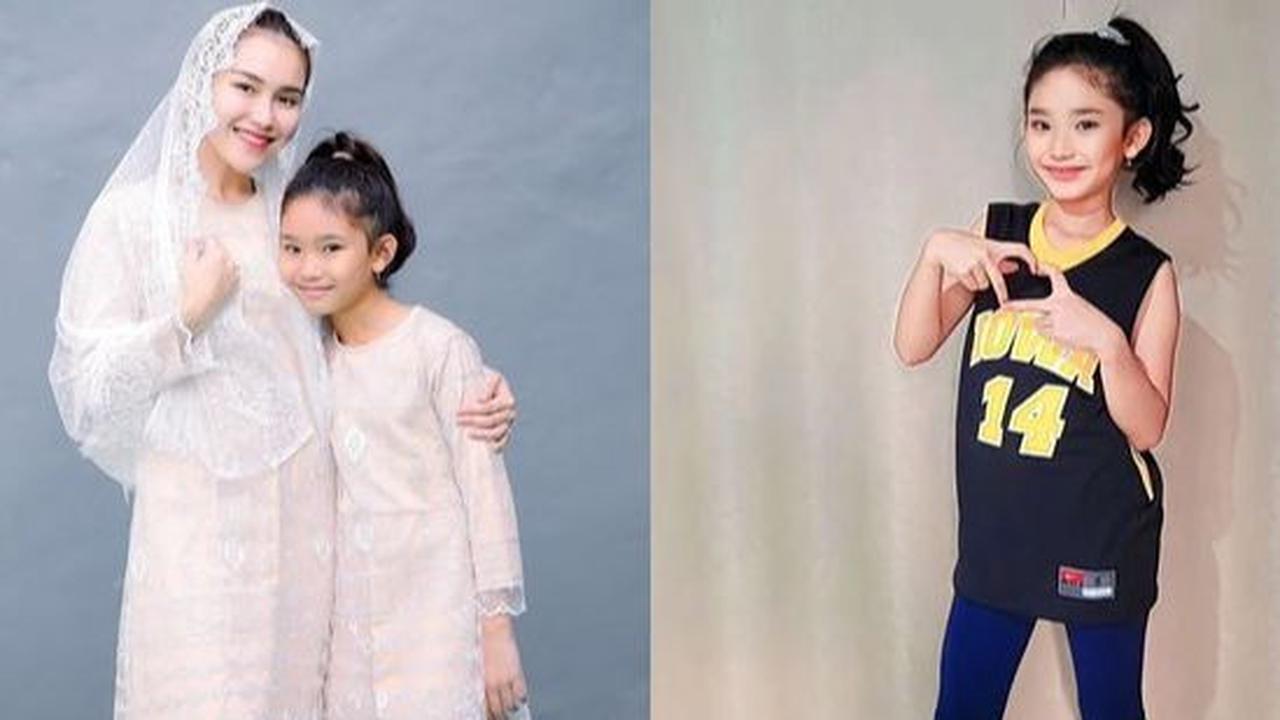 Memasuki Usia Remaja, Ukuran Sepatu Bilqis Anak Ayu Ting Ting Kini Sudah Sama dengan Sang Ibu.