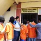 Delapan tersangka kasus kerusuhan dan kebakaran di Rutan Malabero, Bengkulu. (Liputan6.com/Yuliardi Hardjo Putra)